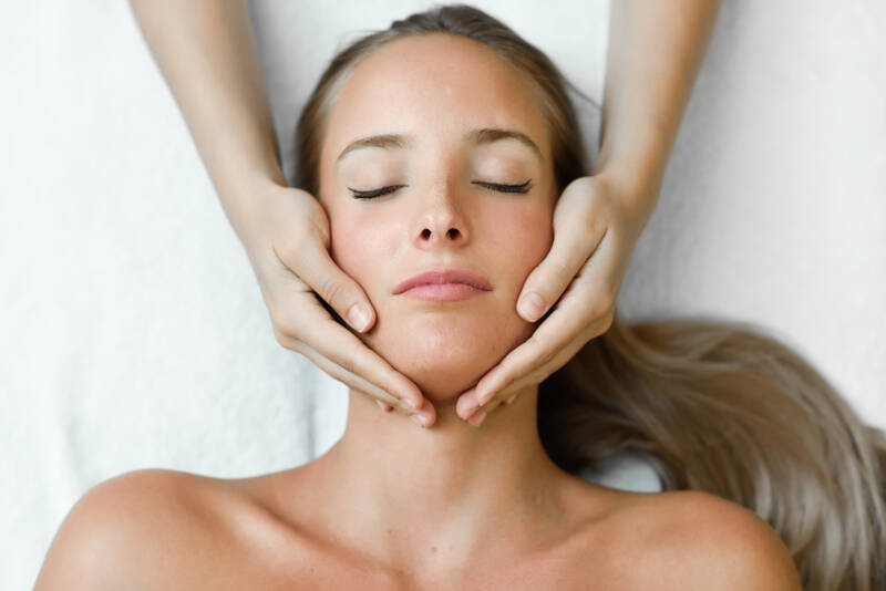 Spa Gutschein für eine Gesichtsbehandlung im Wellnesshotel HerzogsPark bei Nürnberg