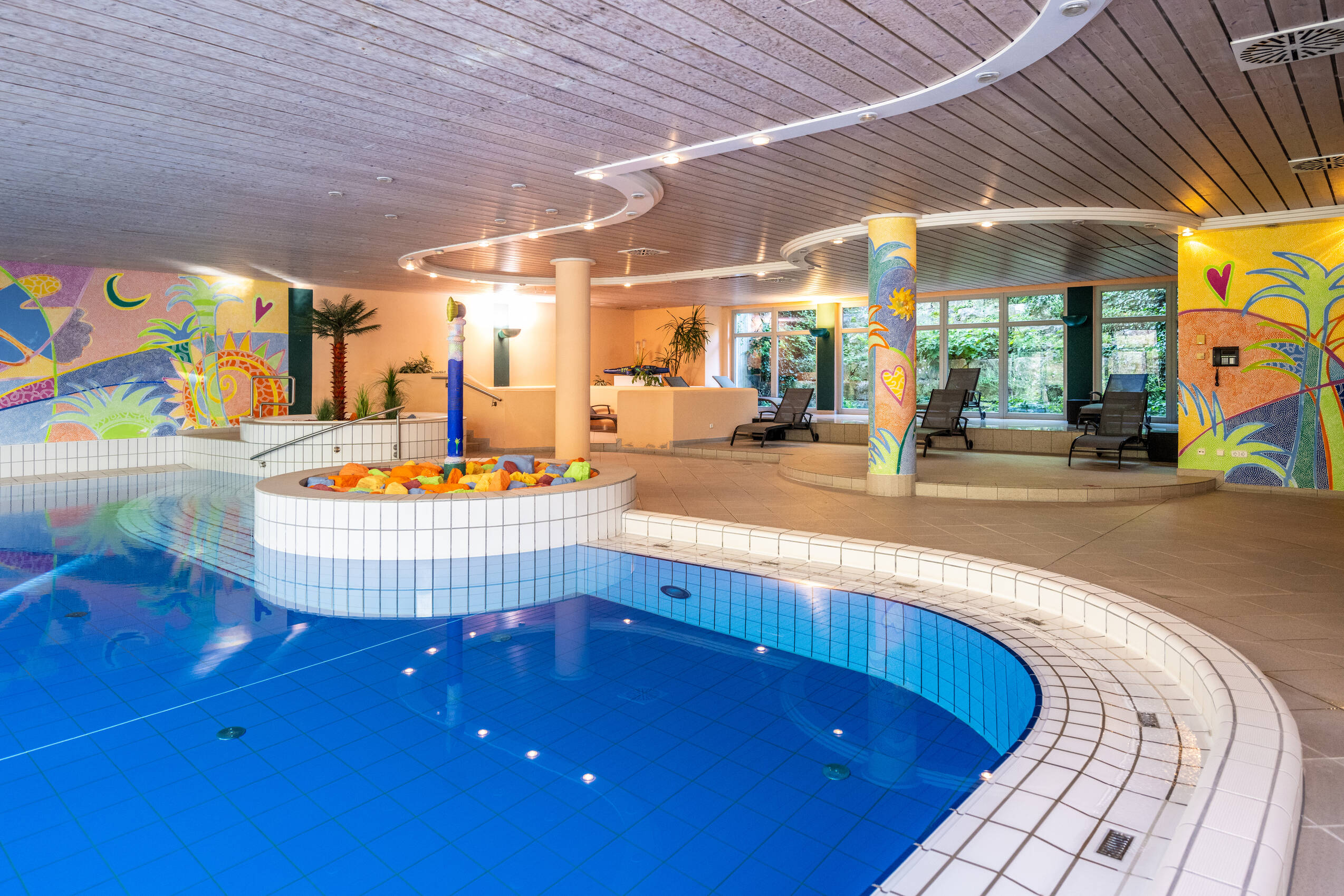 Wellnessbereich mit Schwimmbad im Hotel Herzogspark