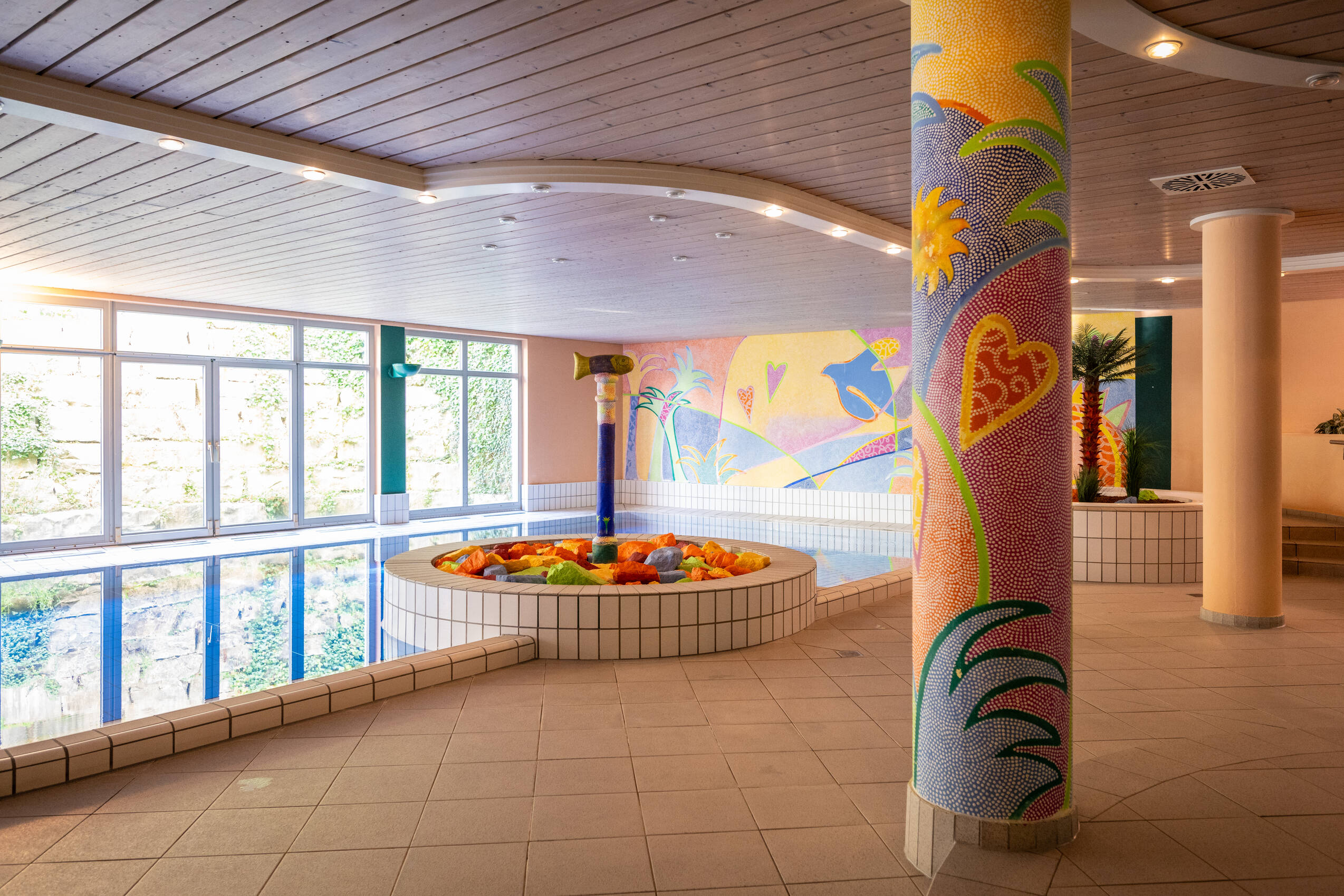 Wellnessbereich mit Schwimmbad im Hotel Herzogspark