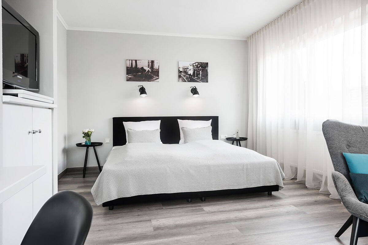 Urlaub in Herzogenaurach mit Übernachtung im Themenzimmer "Läufer" des Hotel HerzogsPark