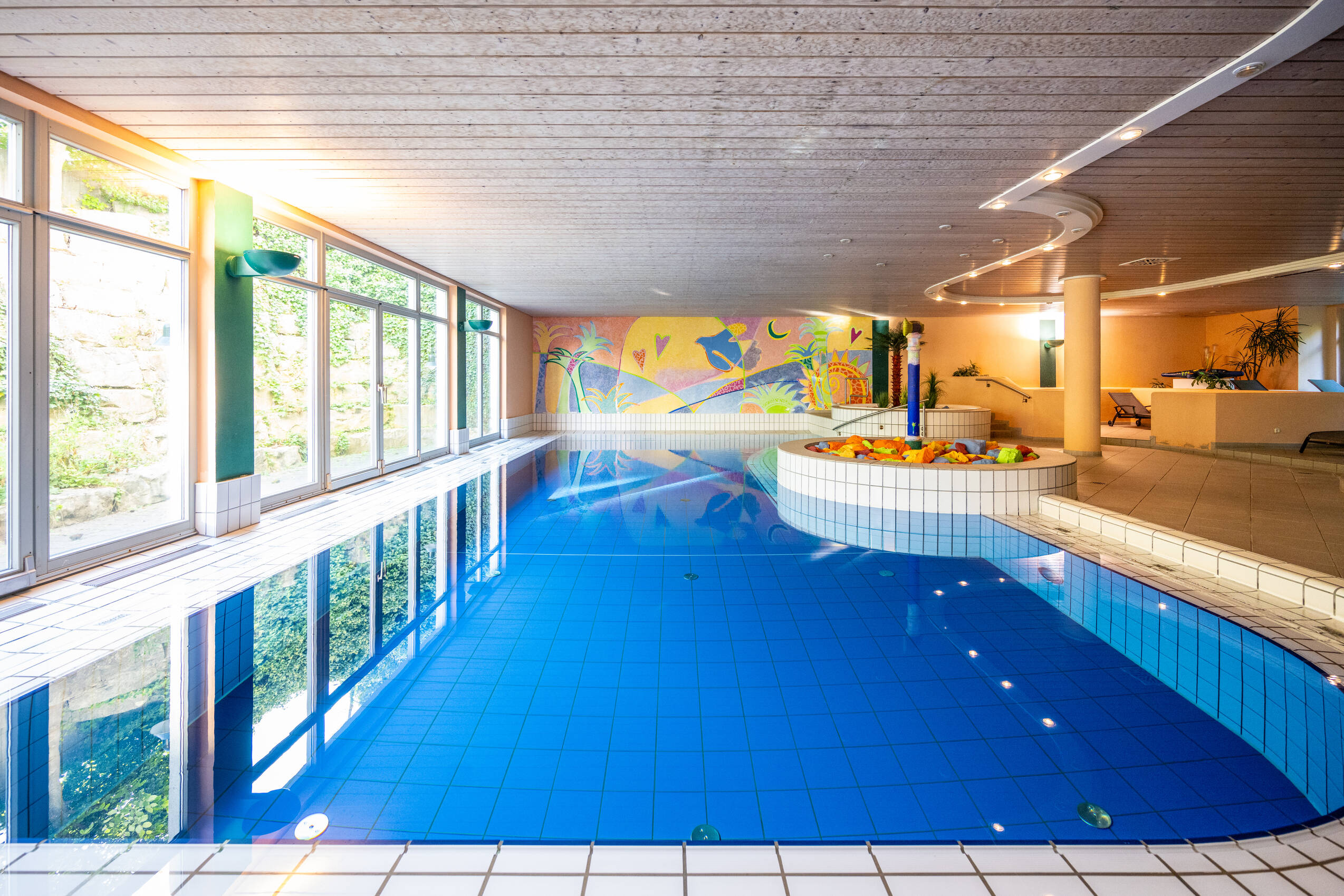 Wellnessbereich mit Schwimmbad im Hotel Herzogspark